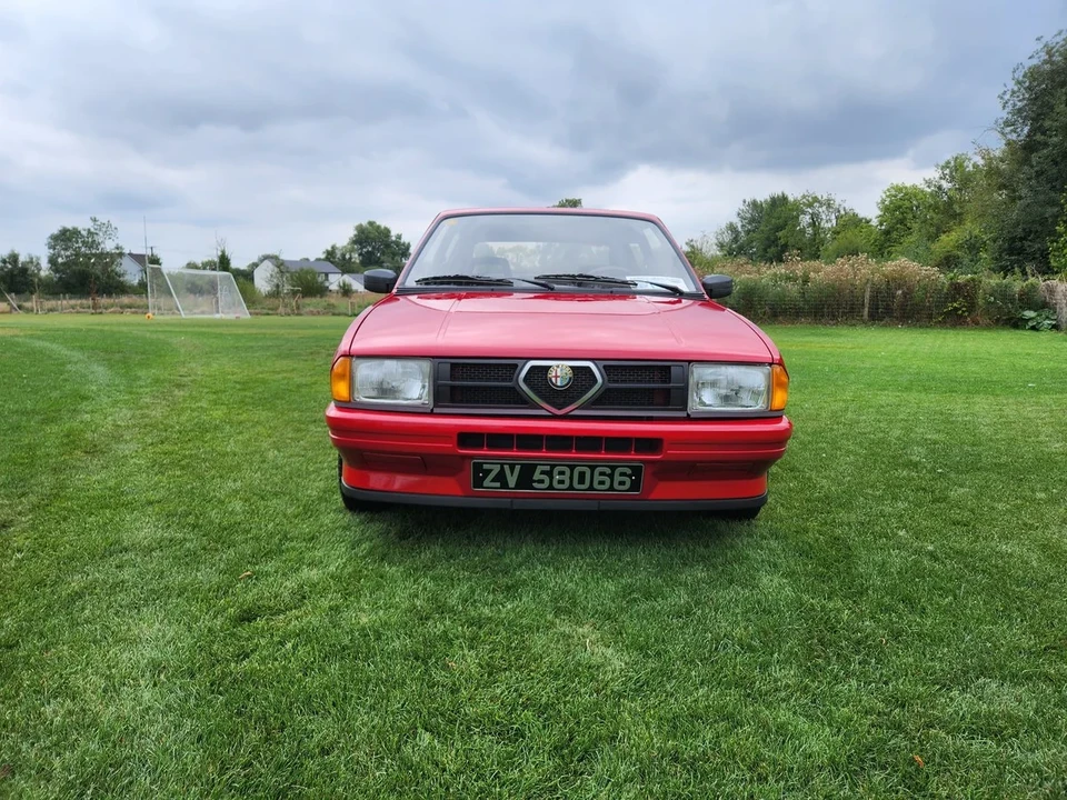 1986 Alfa Romeo - Image 6 of 30