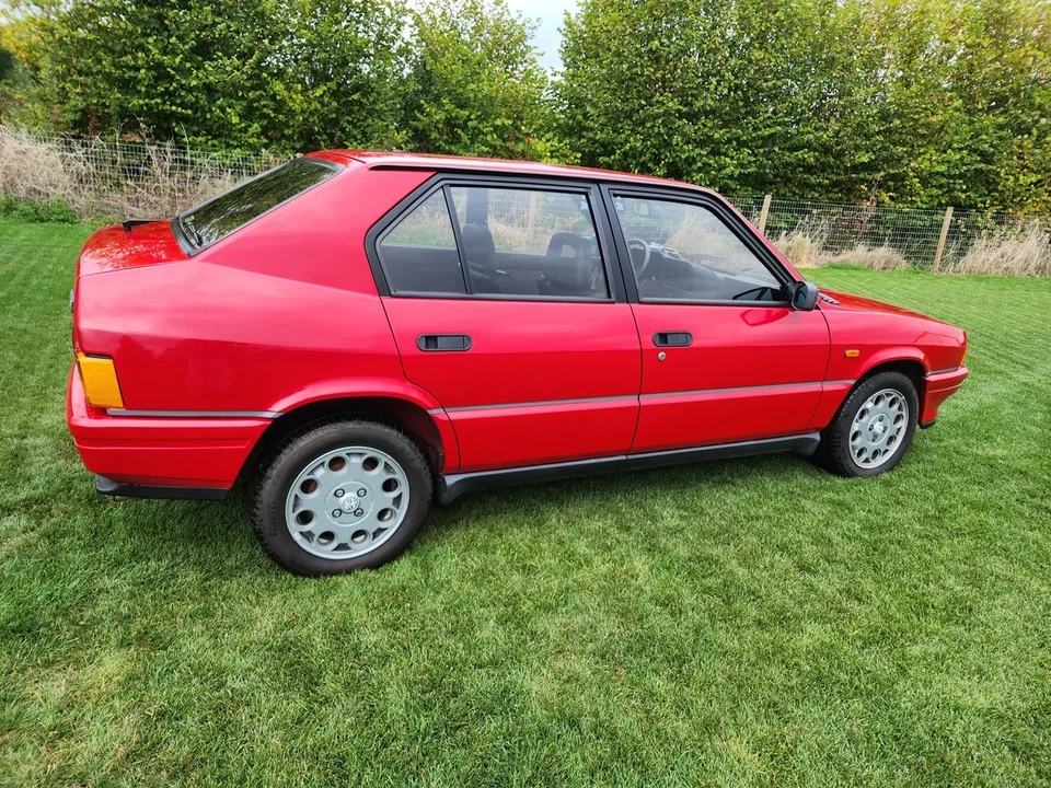1986 Alfa Romeo - Image 2 of 30