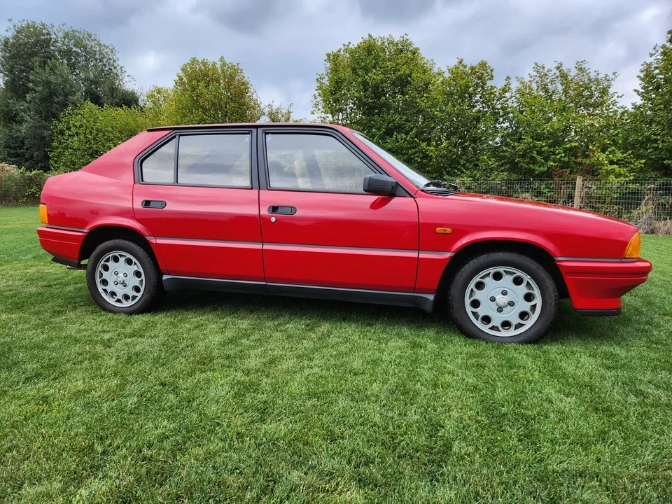 1986 Alfa Romeo - Image 26 of 30