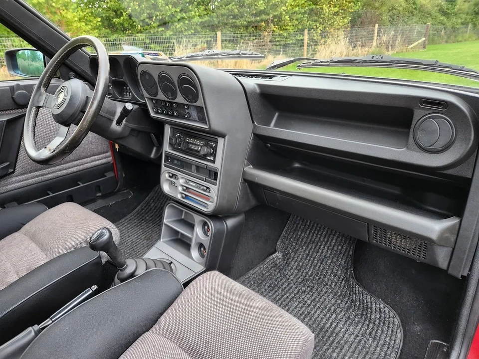 1986 Alfa Romeo - Image 10 of 30