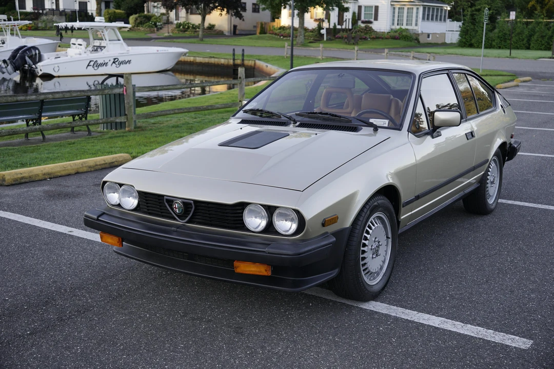 1986 Alfa Romeo Alfetta GT - Image 10 of 31