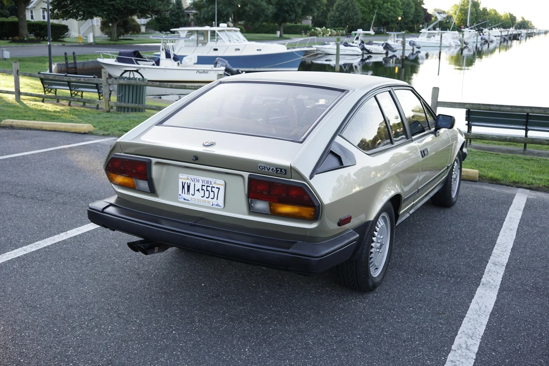 1986 Alfa Romeo Alfetta GT - Image 24 of 31