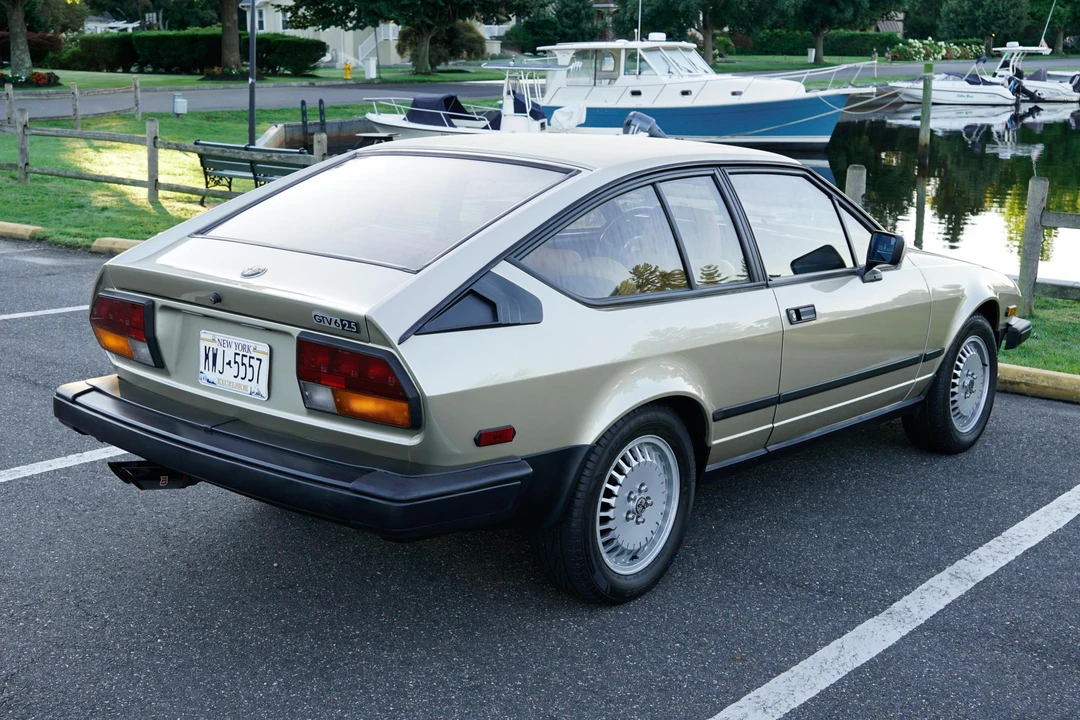 1986 Alfa Romeo Alfetta GT - Image 4 of 31