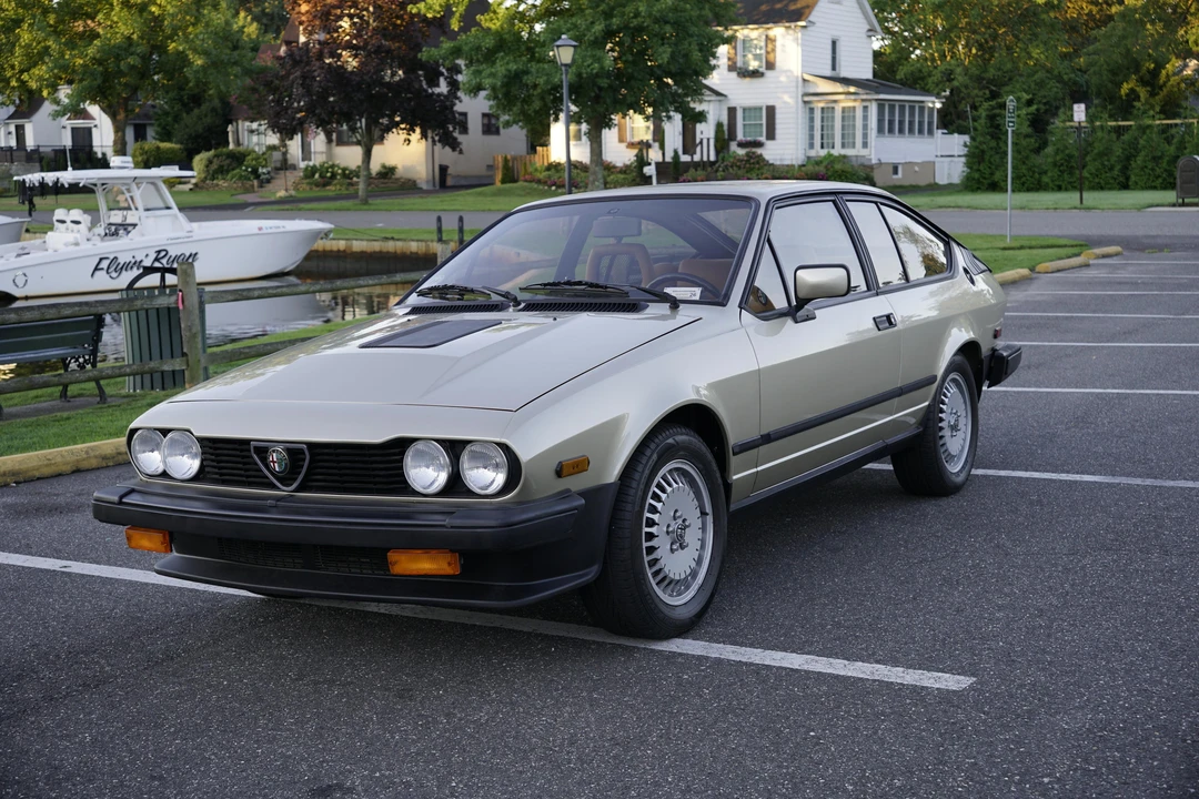 1986 Alfa Romeo Alfetta GT - Image 11 of 31