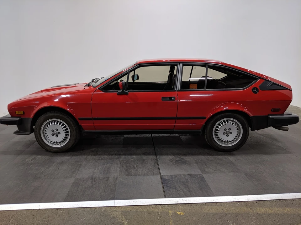 1986 Alfa Romeo Alfetta GT - Image 5 of 31