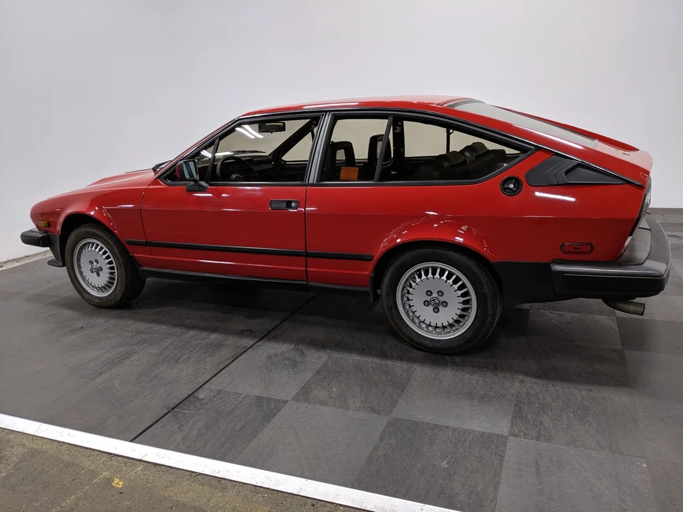 1986 Alfa Romeo Alfetta GT - Image 6 of 31