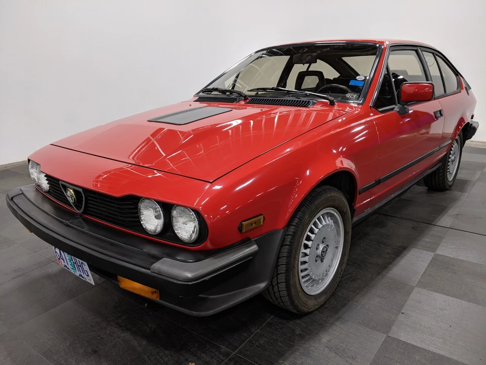 1986 Alfa Romeo Alfetta GT - Image 2 of 31