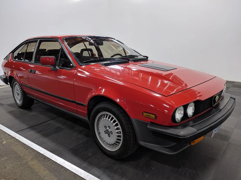 1986 Alfa Romeo Alfetta GT - Image 14 of 31