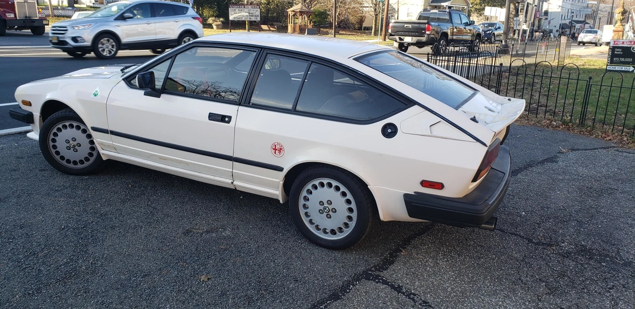 1986 Alfa Romeo Alfetta GT - Image 24 of 31