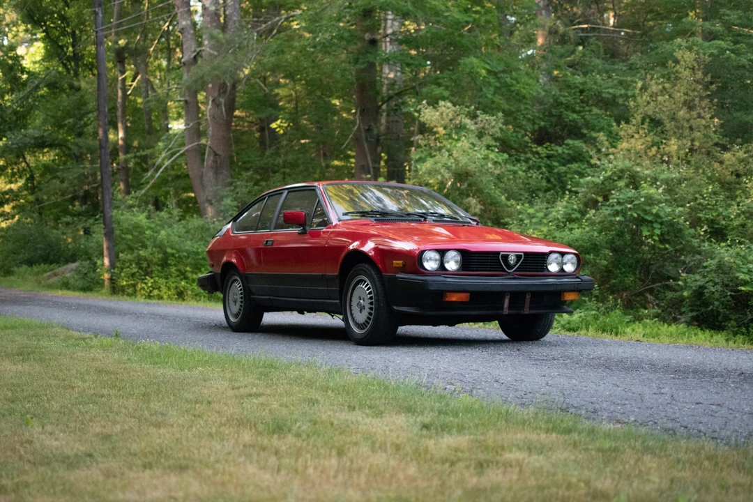1986 Alfa Romeo Alfetta GT - Image 13 of 31