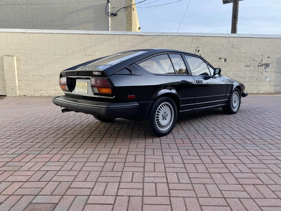 1986 Alfa Romeo Alfetta GT - Image 8 of 31