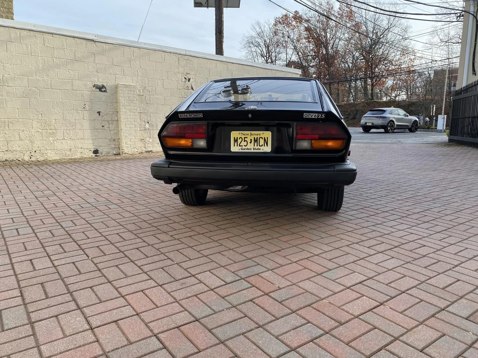 1986 Alfa Romeo Alfetta GT - Image 6 of 31