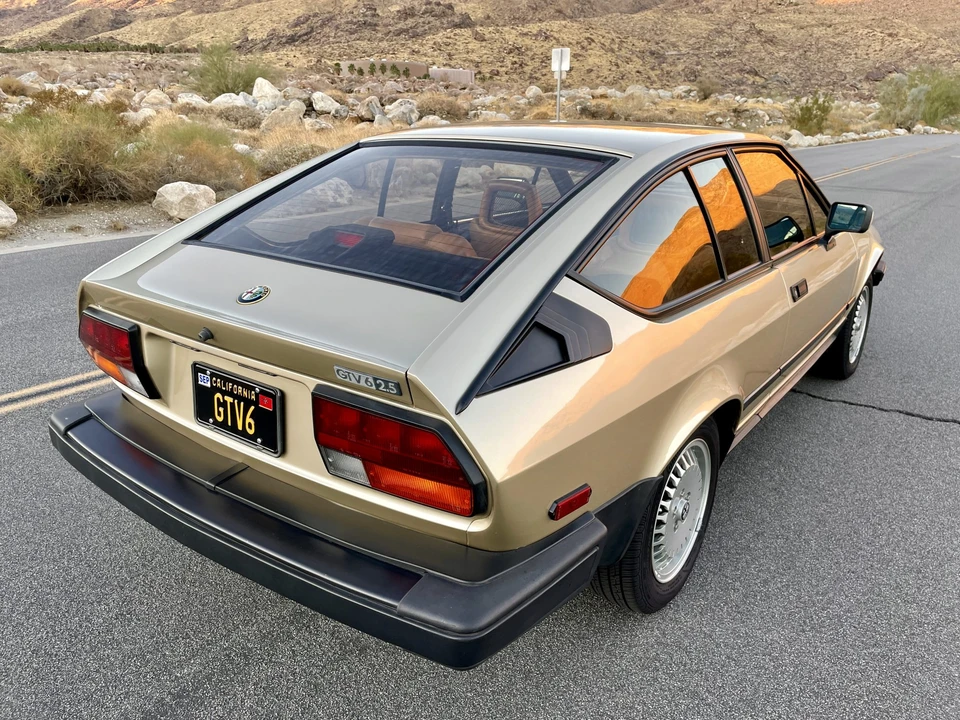 1986 Alfa Romeo Alfetta GT - Image 10 of 31