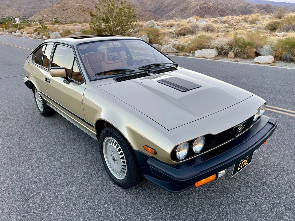 1986 Alfa Romeo Alfetta GT - Image 13 of 31