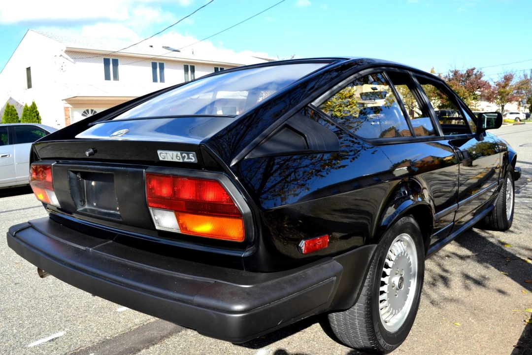 1986 Alfa Romeo Alfetta GT - Image 23 of 31