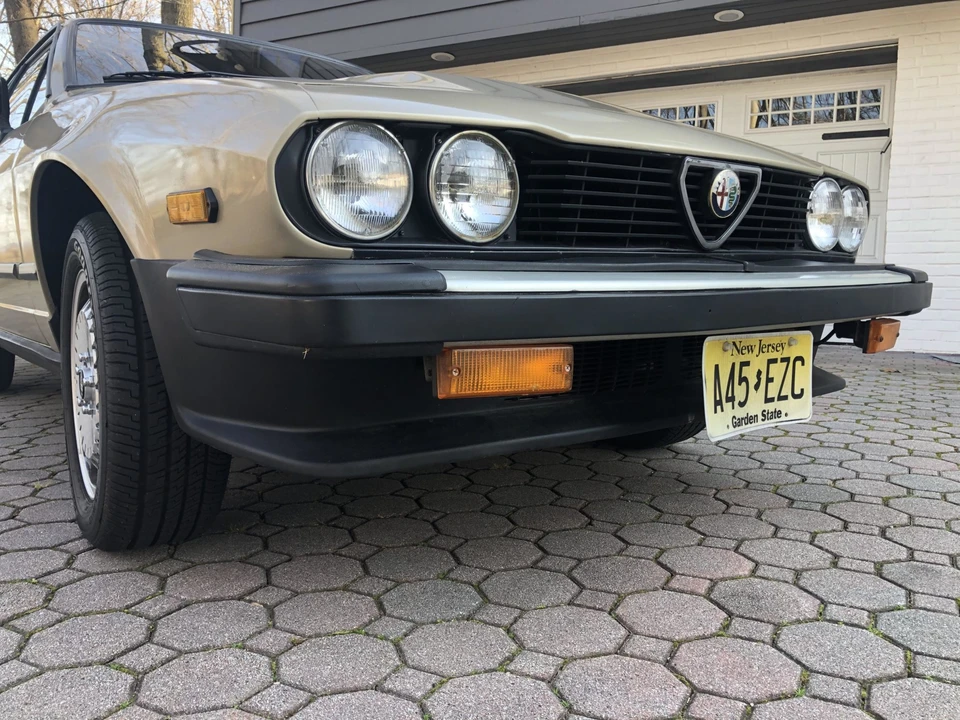 1986 Alfa Romeo Alfetta GT - Image 11 of 31