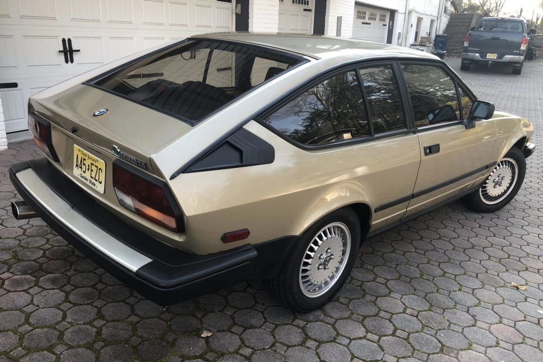 1986 Alfa Romeo Alfetta GT - Image 10 of 31