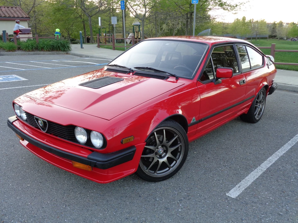 1986 Alfa Romeo Alfetta GT - Image 8 of 31