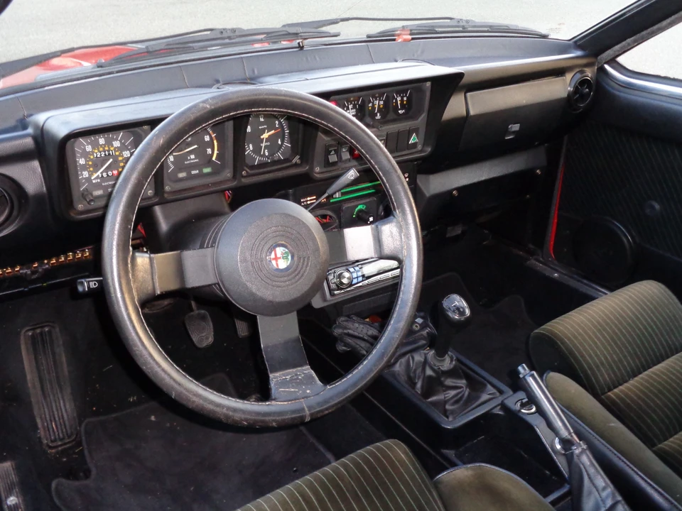 1986 Alfa Romeo Alfetta GT - Image 21 of 31