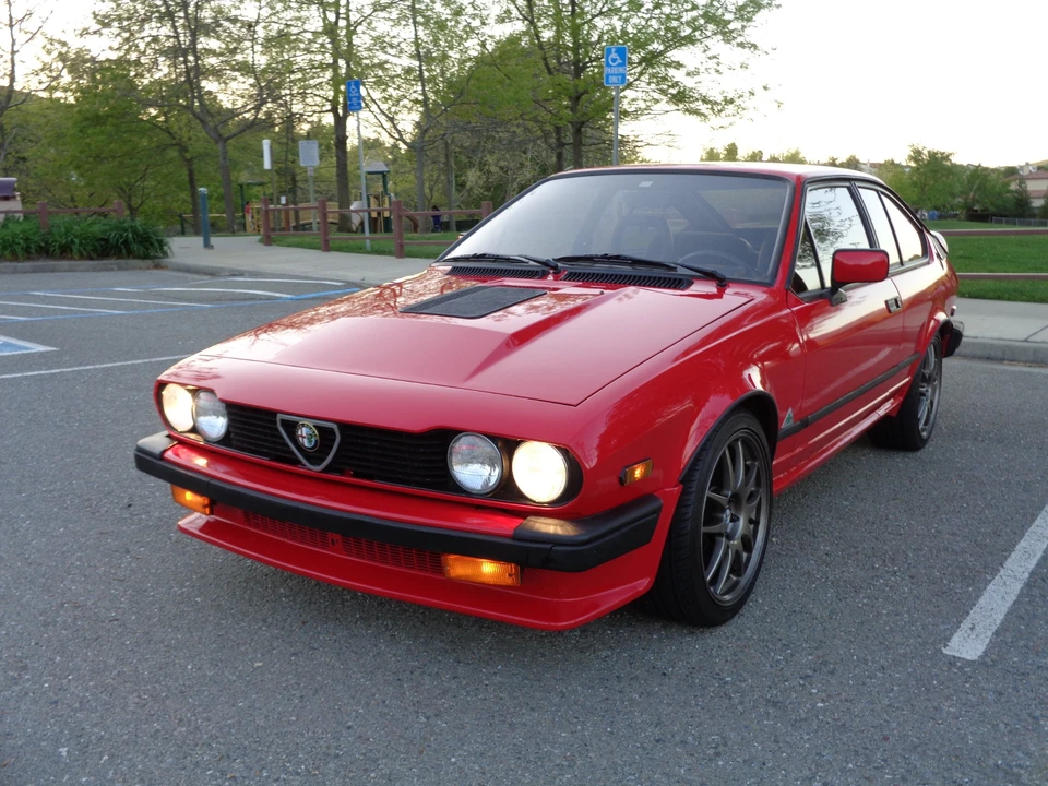 1986 Alfa Romeo Alfetta GT - Image 16 of 31