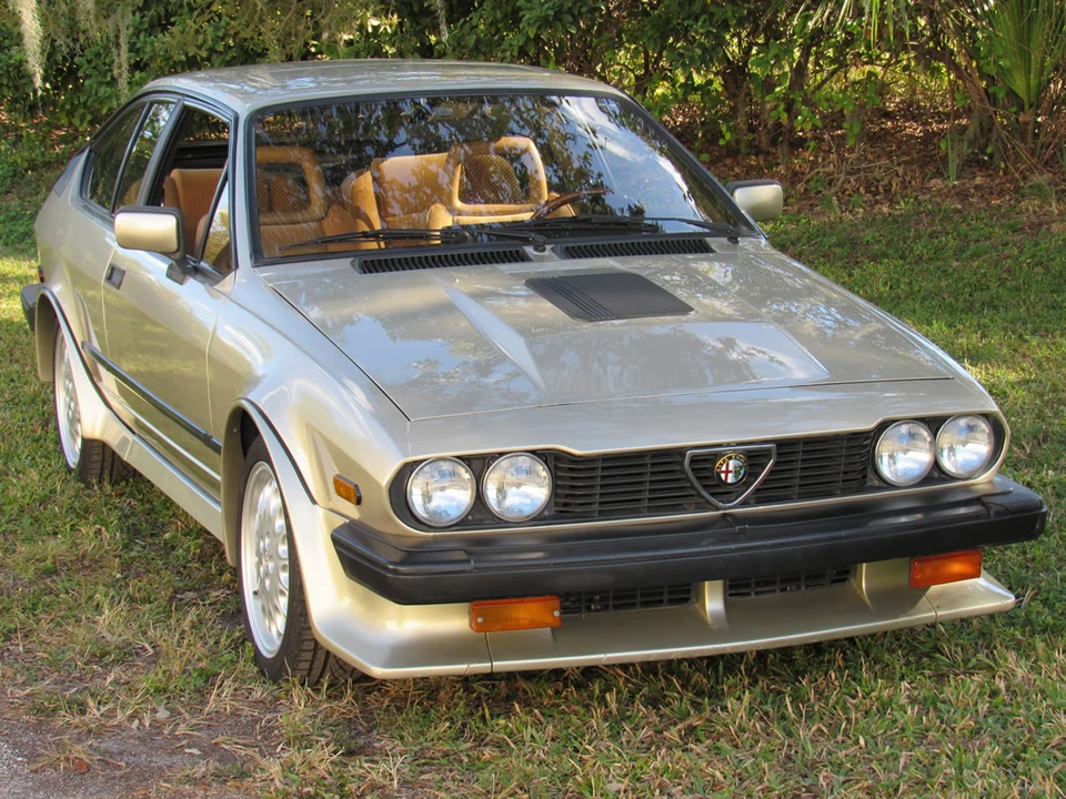 1986 Alfa Romeo Alfetta GT - Image 11 of 31