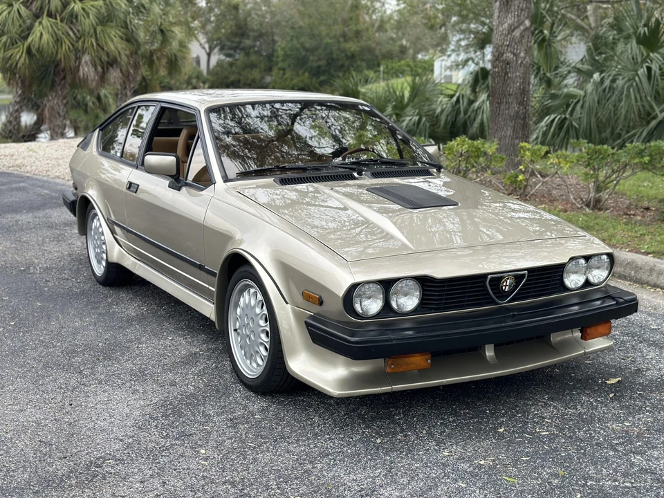 1986 Alfa Romeo Alfetta GT - Image 16 of 31