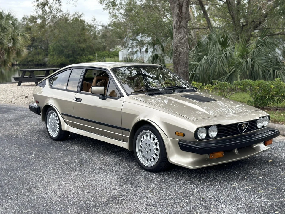 1986 Alfa Romeo Alfetta GT - Image 17 of 31
