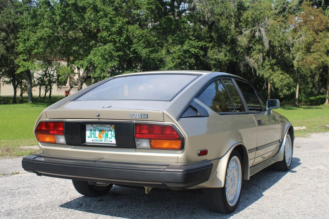 1986 Alfa Romeo Alfetta GT - Image 24 of 31