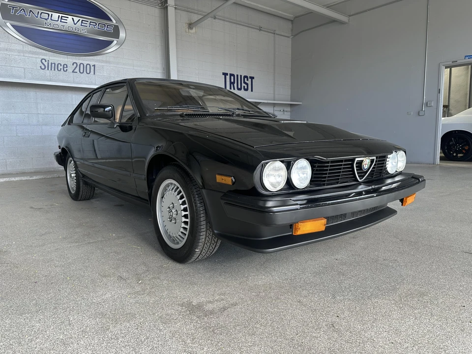 1986 Alfa Romeo Alfetta GT - Image 14 of 31