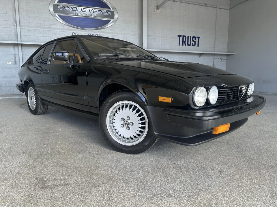 1986 Alfa Romeo Alfetta GT - Image 11 of 31