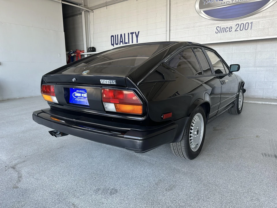 1986 Alfa Romeo Alfetta GT - Image 10 of 31