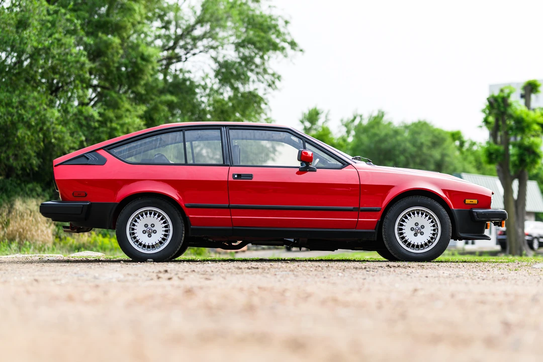 1986 Alfa Romeo Alfetta GT - Image 17 of 31