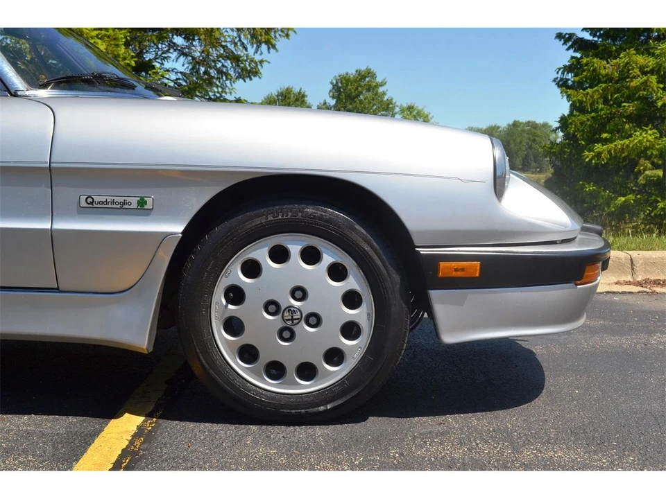 1986 Alfa Romeo 75/Milano - Image 19 of 30