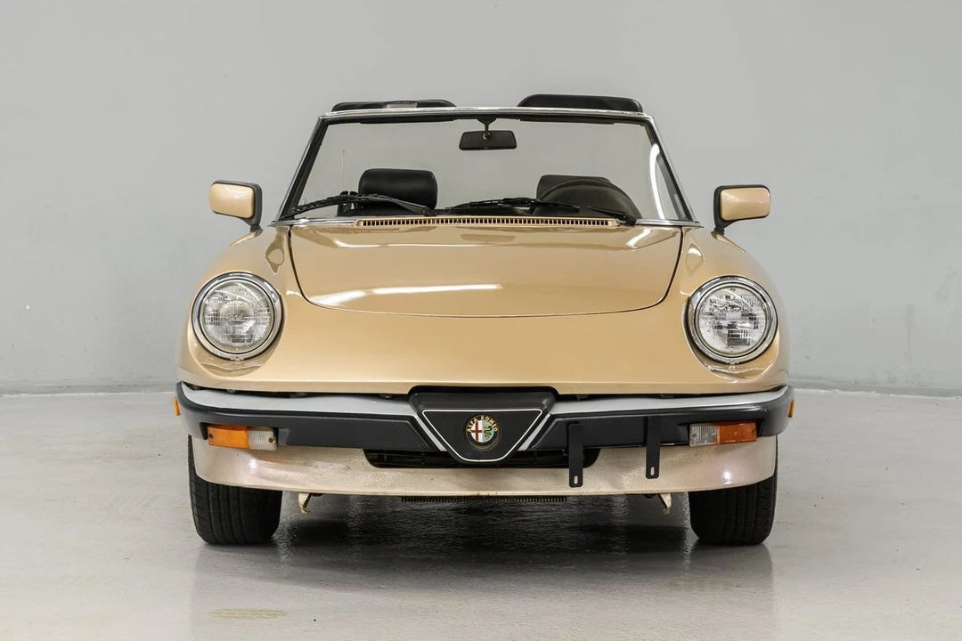 1986 Alfa Romeo - Image 5 of 31