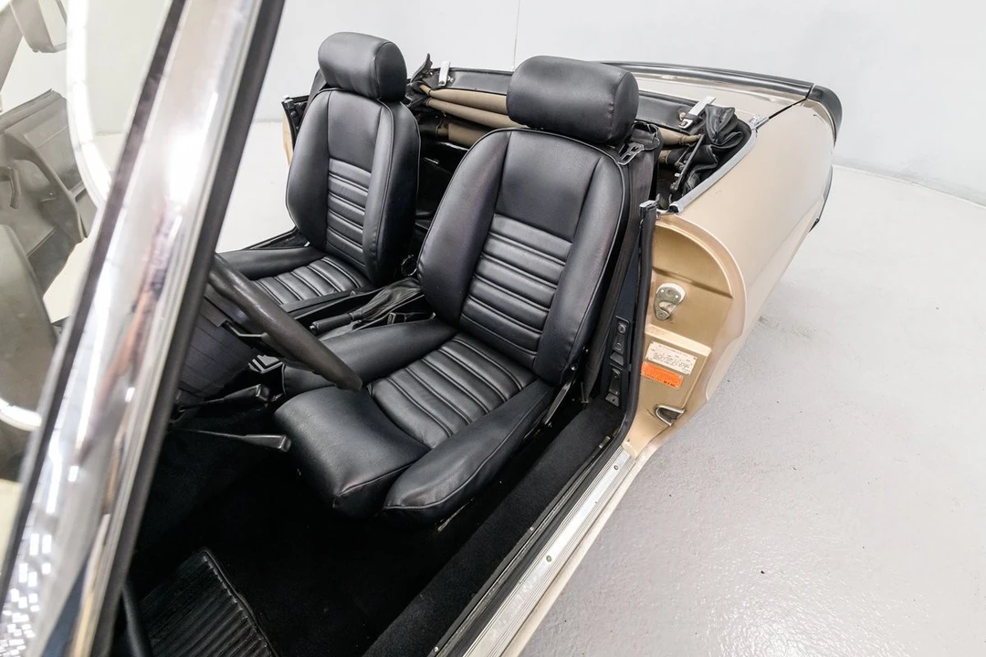 1986 Alfa Romeo - Image 29 of 31