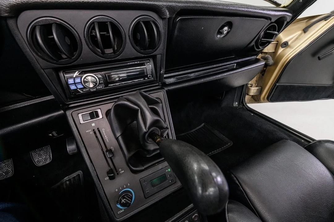 1986 Alfa Romeo - Image 25 of 31