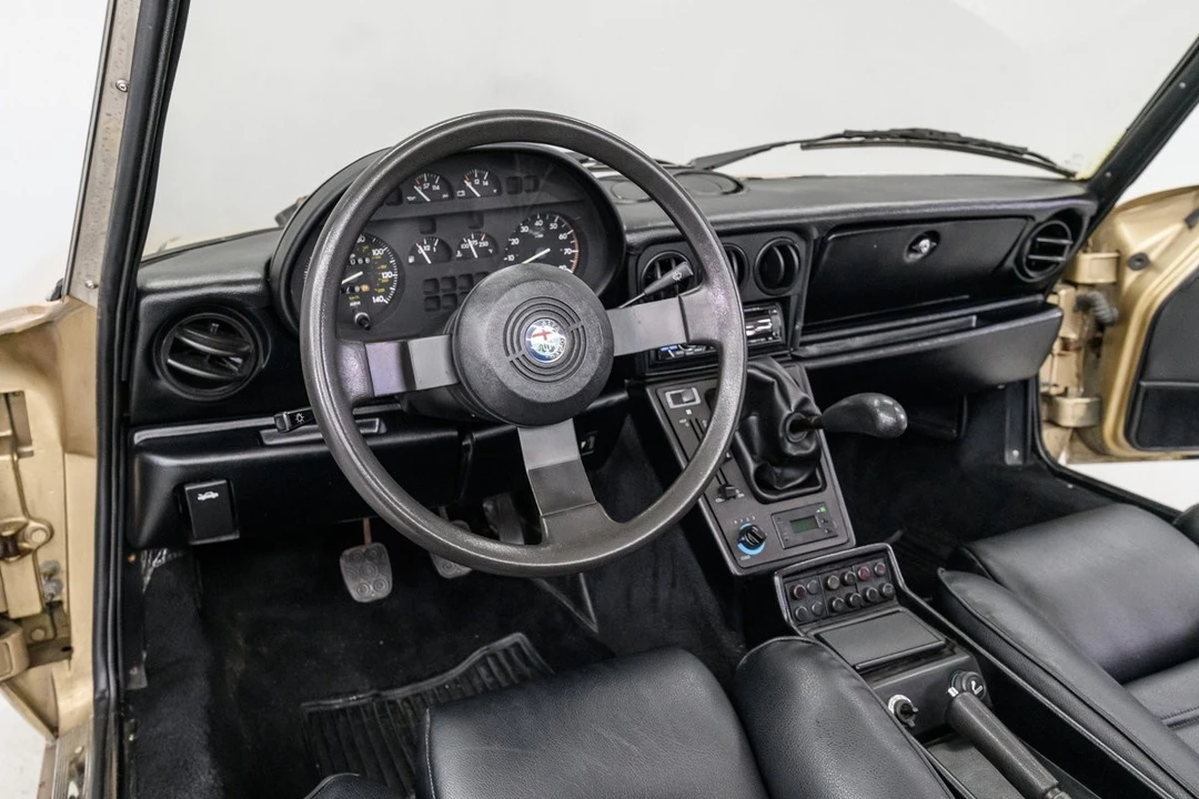 1986 Alfa Romeo - Image 21 of 31
