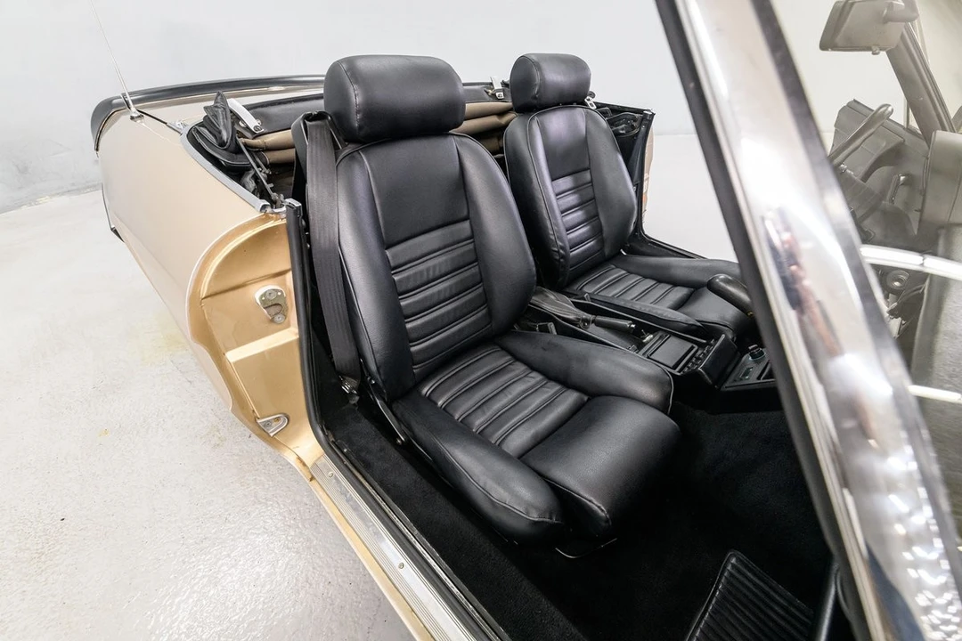 1986 Alfa Romeo - Image 30 of 31