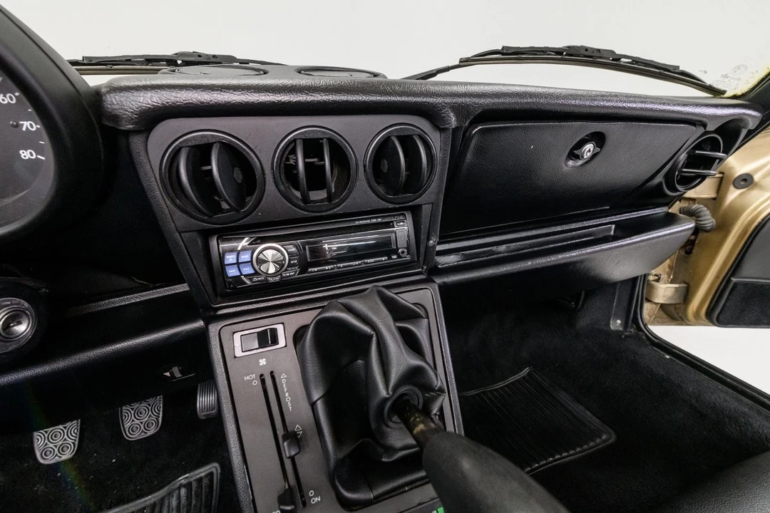 1986 Alfa Romeo - Image 24 of 31