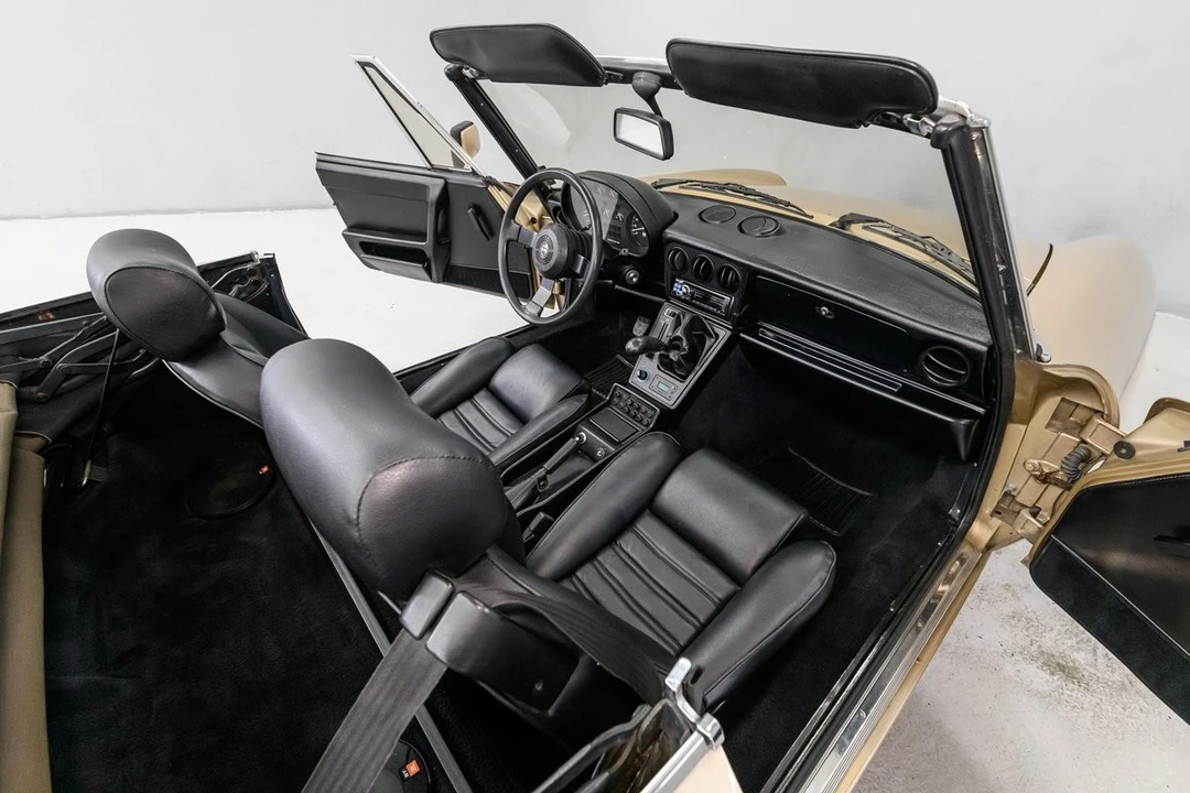1986 Alfa Romeo - Image 15 of 31
