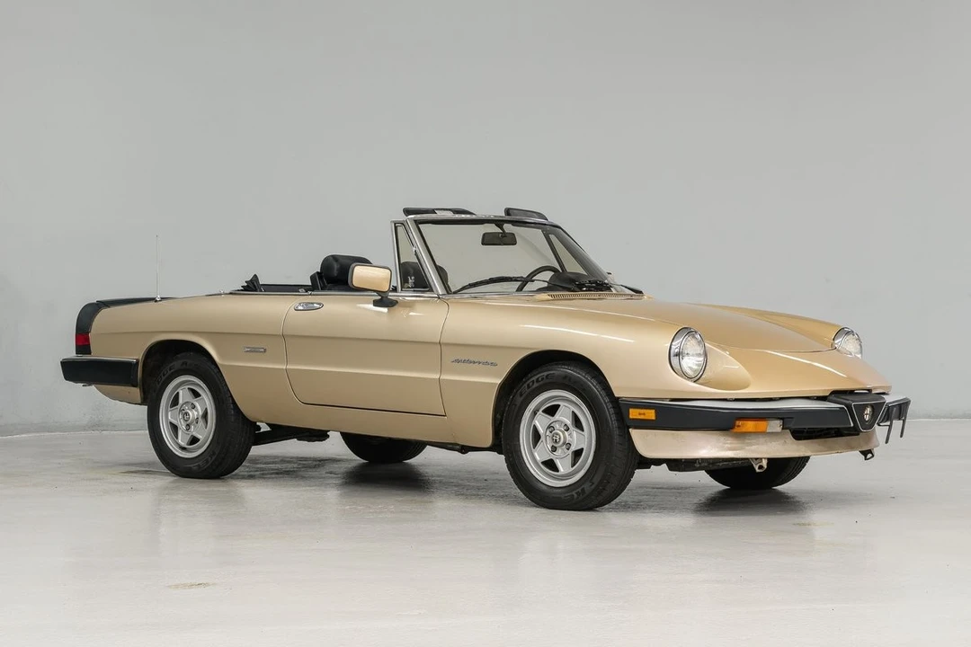 1986 Alfa Romeo - Image 9 of 31