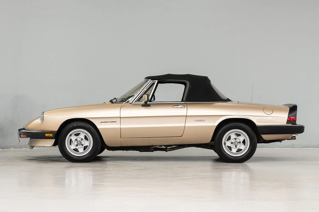 1986 Alfa Romeo - Image 3 of 31