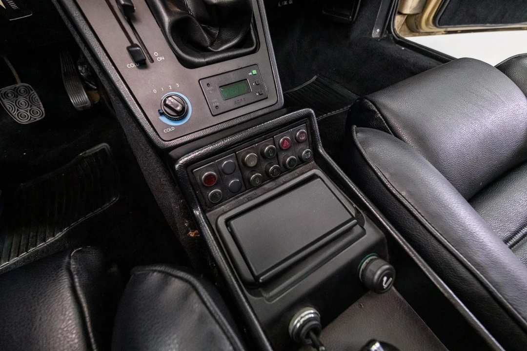 1986 Alfa Romeo - Image 27 of 31