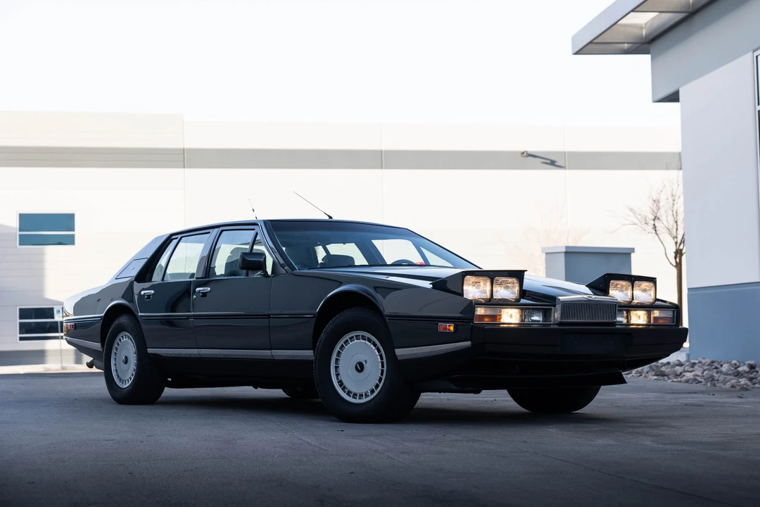 1986 Aston Martin Lagonda - Image 2 of 31