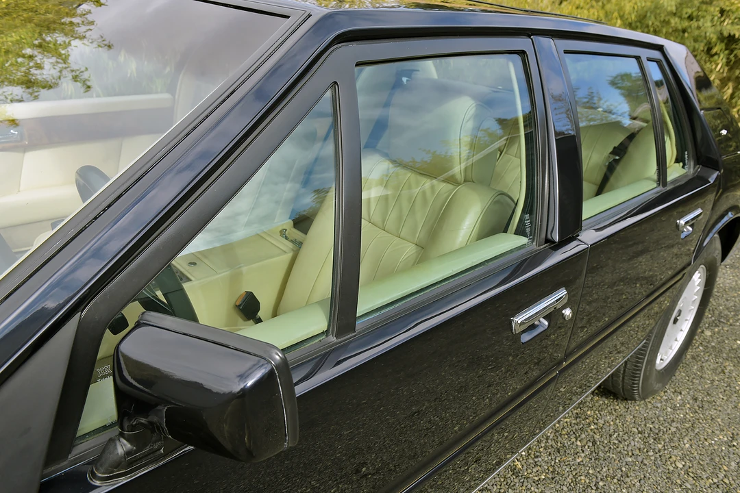 1986 Aston Martin Lagonda - Image 9 of 31