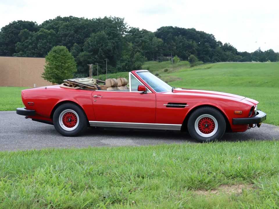 1986 Aston Martin DBS V8 & V8 & V8 Vantage - Image 6 of 6