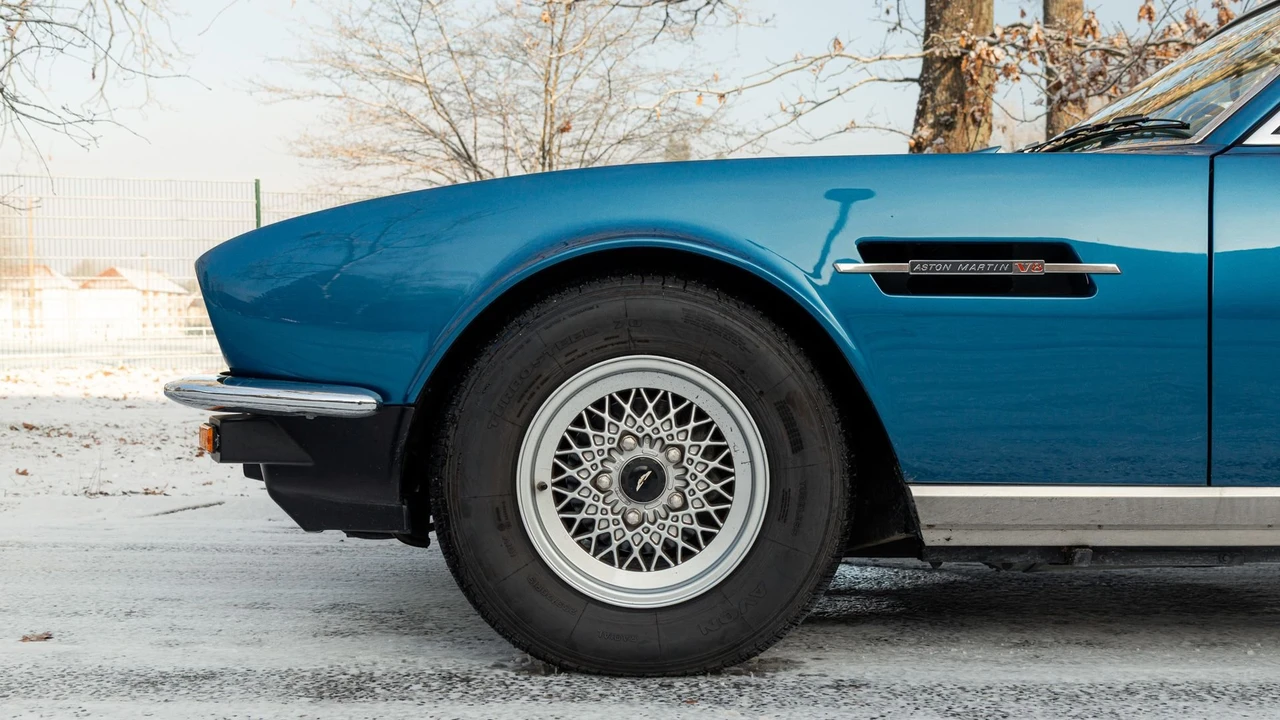 1986 Aston Martin DBS V8 & V8 & V8 Vantage - Image 30 of 31