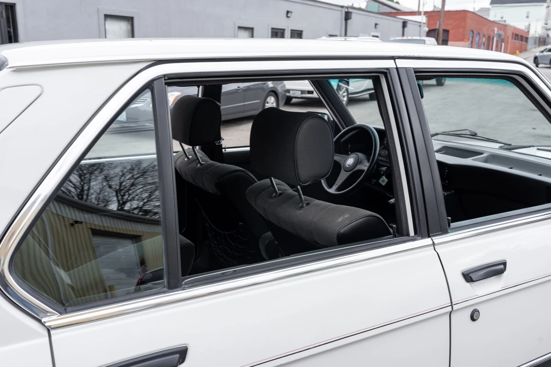 1986 BMW E28 5 Series - Image 30 of 31