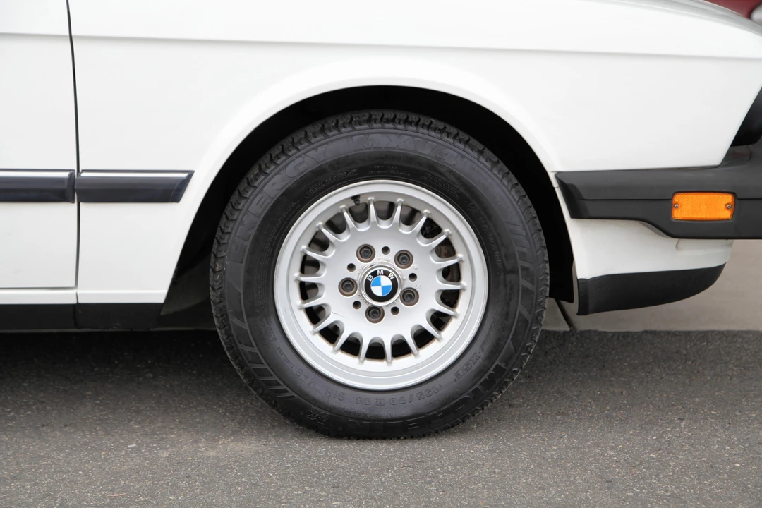 1986 BMW E28 5 Series - Image 30 of 31