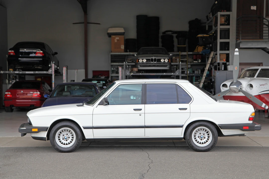 1986 BMW E28 5 Series - Image 2 of 31